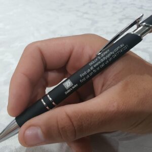 Dolly's jerky pen